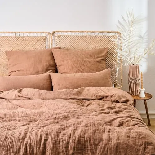 Blumtal Bettwäsche Musselin 100% Baumwolle im Set - Bettwäsche-Set in Kupfer, 2-teilig mit Kopfkissen- und Deckenbezug. Aus 100% Baumwolle für ein angenehmes Schlafgefühl und hohe Atmungsaktivität.