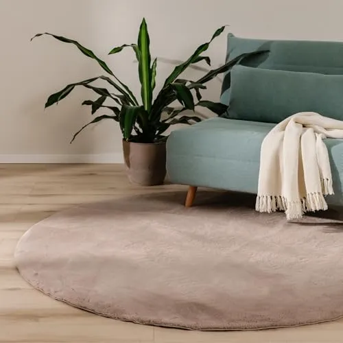 benuta Kunstfellteppich Furry, Taupe, Rund 80x80 cm - Teppiche & Böden – Pflegeleichter und kuscheliger Fellteppich aus 100% Polyester, ideal für Kinderzimmer und Wohnzimmer, schafft eine warme Atmosphäre.