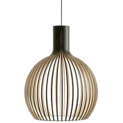 Secto Design Octo Small 4241 Pendelleuchte - Schwarz - Handgefertigte Pendelleuchte aus PEFC-zertifizierter Birke, bietet blendfreie Beleuchtung und nachhaltigen Stil für Ihr Zuhause. Ideal für individuelle Gestaltung oder Gruppenanordnung.