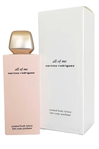 Narciso Rodriguez All Of Me Körperlotion - 200 ml - Narciso Rodriguez All Of Me Körperlotion - 200 ml. Verwöhnen Sie Ihre Haut mit dieser leichten, schnell einziehenden Lotion, die intensive Feuchtigkeit spendet und den ganzen Tag für ein angenehmes Hautgefühl sorgt. Ideal für die tägliche Pflege.
