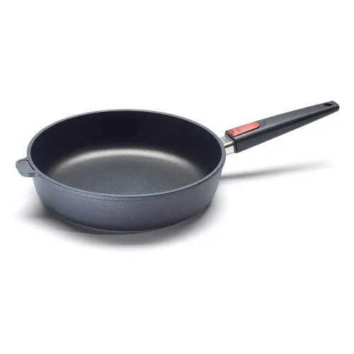 Woll Nowo Titanium Hochrandpfanne 28 cm - Pfanne mit abnehmbarem Stiel, ideal für Ceran, Gas und Elektro. Die vierlagige Titan-Hartgrund-Versiegelung sorgt für hohe Stoßfestigkeit und perfekte Wärmeverteilung.
