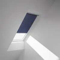 Velux Sichtschutzrollo Manuell RFL FK08 9050S Blau - Rollos & Raffrollos – Manuelles Sichtschutzrollo für Dachfenster, mildert blendendes Licht und schützt Ihre Privatsphäre mit hochwertigem, langlebigem Polyester.