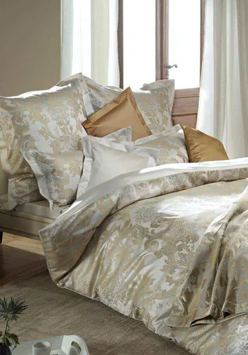 Curt Bauer Bettwäsche Mako-Brokat-Damast Louis XIV antikgold 140 x 200 cm - Hochwertiges Bettwäsche-Set aus 100% Baumwolle, bügelleicht und waschbar bis 60°C, ideal für luxuriösen Schlafkomfort.