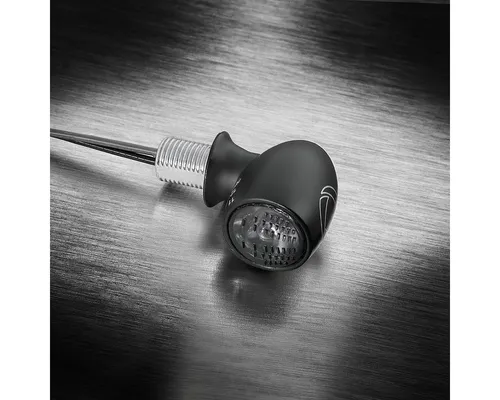 ZIEGER Kellermann Atto Dark LED Mini Blinker getönt - Kompakter LED Mini Blinker in schwarz getönt für Kfz-Beleuchtung. Hochwertiges Metallgehäuse, IC-gesteuert und mit Longlife Protection Guard®. Ideal für 12 Volt Systeme, sorgt für hohe Sichtbarkeit.