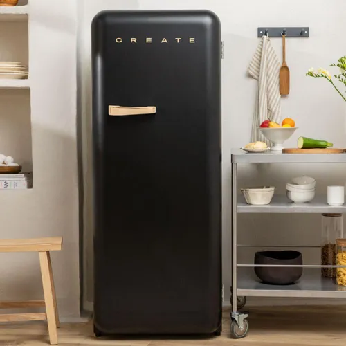 CREATE RETRO FRIDGE 150 WOOD - Kühlschrank mit Gefrierfach - Praktischer Kühlschrank im Retro-Design mit 281L Volumen, 3 Glasablagen und 4 Seitenablagen. Ideal zur Organisation Ihrer Lebensmittel. Robuste Materialien sorgen für Langlebigkeit und Stil. Wählen Sie Ihre individuelle Detailfarbe!