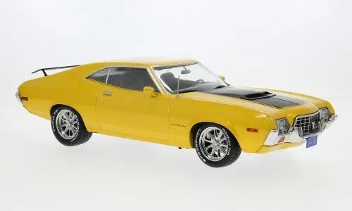 Ford Gran Torino Sport 1972 Modellauto 1:18 von ixo models - Detailgetreues Standmodell in Gelb, ca. 28 cm lang, aus Die-Cast (Metall) – perfekt für Sammler und Ford-Enthusiasten.