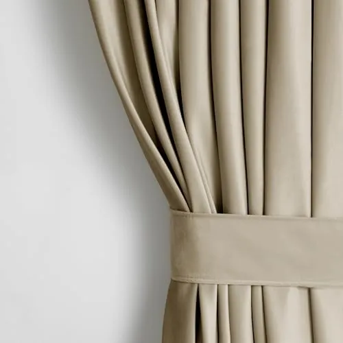 AmeliaHome Samt Verdunkelungsvorhang 270 x 140 cm - Eleganter Schiebevorhang in Velvet Optik, der bis zu 80% Licht blockiert. Mit Raffhalter für ansprechende Fensterdekoration und einfache Montage. Pflegeleicht und vielseitig einsetzbar.
