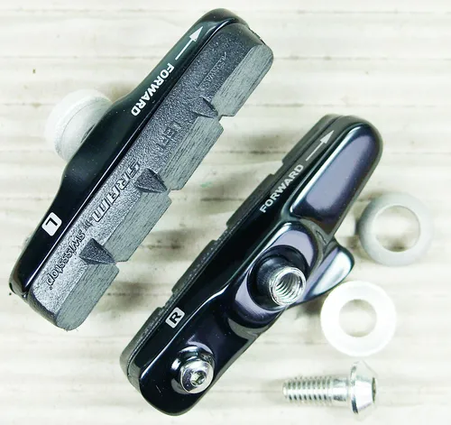 SRAM RIVAL Rennrad Bremsbelag + Cartridge Bremshalter - 1 Paar - Bremsbeläge für Seitenzugbremsen, ideal für Rennräder. Set enthält Bremsbelag und Bremsschuh – sorgt für optimale Bremsleistung und Sicherheit.