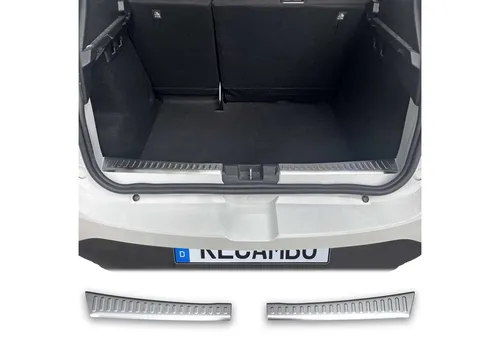 RECAMBO Ladekantenschutz für Dacia Sandero III - Abdeckblenden mit hochwertigem V2A Edelstahl, schützt den Lack vor Kratzern und verleiht Ihrem Fahrzeug eine edle Optik. Einfache Montage mit vormontiertem Spezialklebeband.