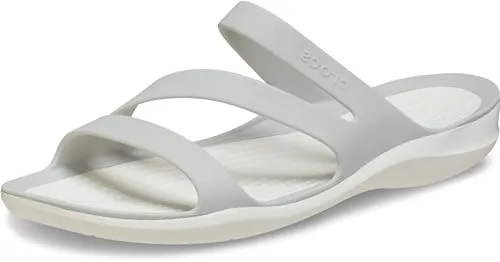 Crocs Swiftwater 2039981FT Pantolette - Klassische Sandalen aus leichtem, wasserabweisendem Croslite™-Material, ideal für Strand und Freizeit. Genießen Sie den perfekten Sommerkomfort!