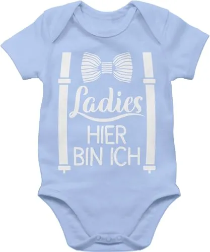 Baby Body Junge Mädchen - Sprüche - Ladies hier bin ich - 6/12 Monate - Babyblau - strampler babymode witzig spruch fliege bodys geburt babybody mit sprüchen spruche da babybodys mädels komm