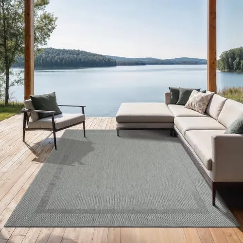 the carpet Mistra - robuster, moderner Teppich für In- und Outdoor, grau, 120 x 170 cm - Vielseitiger Teppich für jeden Raum, ideal für Küche und Flur. Pflegeleicht aus 100% Polypropylen, wetterfest und UV-beständig. Verfügbar in verschiedenen Größen und Designs, perfekt für jeden Stil.
