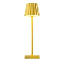 Tischleuchte TROLL NANO - dimmbare Aluminiumleuchte für Outdoor - Lampen mit IP54, dimmbar und inklusive Ladestation. Ideal für stimmungsvolle Beleuchtung im Außenbereich. Perfekte Ergänzung für Ihr Wohnkonzept.