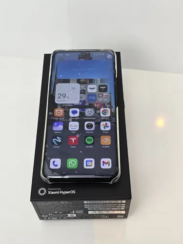 Xiaomi 15 Ultra 5G Smartphone 512GB - Silver Chrome - Handy mit 5G, WQHD+ AMOLED Display und Leica Triple-Kamera, ideal für Fotografie und Multimedia-Enthusiasten.