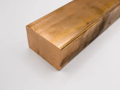 Reiner Kupferbarren Cu99,9 – 5 kg für Legierungen - Kupferbarren mit 99,9 % Reinheit, 5 kg schwer. Ideal für die Herstellung von Legierungen. Maße: ca. 60x40x234 mm. Hohe Qualität für professionellen Einsatz in der Metallverarbeitung.
