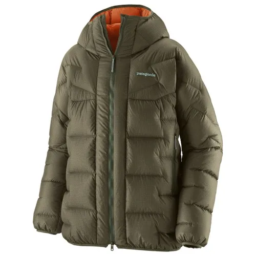 Patagonia Durable Down Parka - Daunenjacke XL oliv - Hochwertige Daunenjacke in Oliv, Größe XL, ideal für kalte Tage. Mit Kapuze und 2-Wege Front-RV für optimalen Komfort. Perfekt für Outdoor-Aktivitäten. Entdecken Sie weitere Patagonia-Angebote bei Bergfreunde.de!