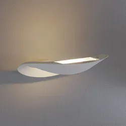 Artemide Mesmeri Parete Halo, weiß - Elegante Wandleuchte - Lampen – Kunstvolle Wandleuchte mit prämiertem Design, die warmes Licht gleichmäßig verteilt und als Blickfang in jedem Raum fungiert.