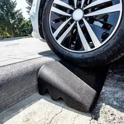 Terrasoft Bordsteinrampe 100 x 25 x 11 cm - Auffahrrampe, ideal für barrierefreies Überwinden von Bordsteinen und Höhenunterschieden, robust und langlebig.