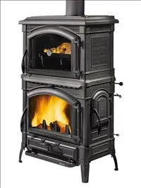 La Nordica Isotta Forno Evo - Holzofen mit 9,7 kW und Backfach, effizienter Heizungsersatz mit 87,7% Wirkungsgrad und opulentem Gusseisen-Design
