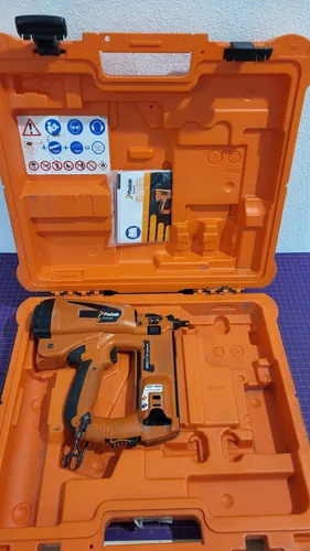 SPIT IM50 f18 Lithium Gas Nagler – Orange - Leistungsstarker Gas Nagler im kompakten Design, ideal für präzise Befestigungen. Modell SPIT IM50 f18, ohne Batterie/Ladegerät.