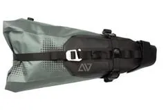 Acid Pack Pro Satteltasche black'n'green 15 L - Fahrradtaschen, geräumige 15 L Satteltasche mit reflektierenden Elementen für mehr Sicherheit bei Nachtfahrten.