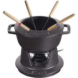 STAUB Fondue Set mit 6 Gabeln – Gusseisen, 18 cm, 1,6 l - Fondueset für gesellige Abende: Ideal für Käse-, Schoko- oder Fleischfondue, aus hochwertigem Gusseisen für optimale Wärmeverteilung und einfache Reinigung.