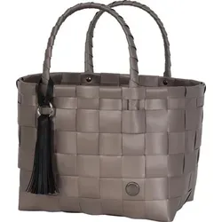 Handed By Shopper Paris Mini Liver Black mit Quaste - Eleganter handgewebter Einkaufskorb aus recyceltem Kunststoff. Ideal für stilvolle Einkäufe und umweltbewusste Entscheidungen.