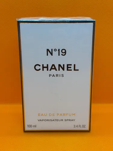 Chanel No. 19 Eau de Parfum 100 ml - grüner-blumiger Damenduft, eleganter Begleiter für jeden Anlass mit einprägsamen Noten von Iris und Eichenmoos