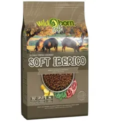 Wildborn Soft Iberico Hundefutter 12kg - Getreidefreies Premium Hundefutter mit 75% frischem Iberico Schweinefleisch und fangfrischem Fisch. Ideal für sensible Hunde - schonend gekocht für optimale Nährstoffaufnahme und einzigartigen Geschmack.