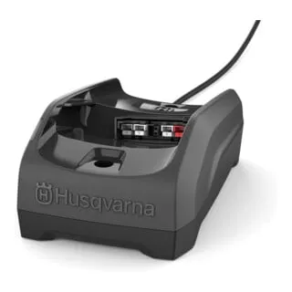 Husqvarna Akku Ladegerät C80 - Ladegerät für Husqvarna Geräte wie Heckenschneider und Laubsauger, 80 W Leistung, ideal für effizientes Laden, 2 Jahre Garantie.