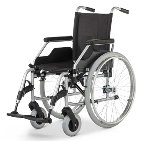 Meyra Budget 9.050 II Standard Rollstuhl - Faltbar und Kompakt - Der Meyra Budget 9.050 II ist ein leichter und faltbarer Standardrollstuhl, ideal für den Transport. Mit flexibler Sitzhöhenverstellung und abnehmbaren Beinstützen bietet er hervorragenden Komfort und Anpassbarkeit.