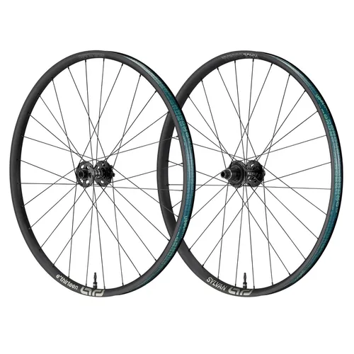 e*thirteen Sylvan Race TR BOOST Laufrad HR 27.5" - Hochwertiges Laufrad für Mountainbikes, ideal für anspruchsvolle Trails. Robuste Bauweise und präzise Verarbeitung für optimale Performance.