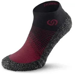 Skinners Barfusschuhsocke 2.0 Comfort Weinrot - Wanderschuhe mit revolutionärem Barfußgefühl, ideal für Sport, Reisen und Alltag. Leicht und kompakt, bieten sie optimalen Schutz und Komfort auf jedem Untergrund.