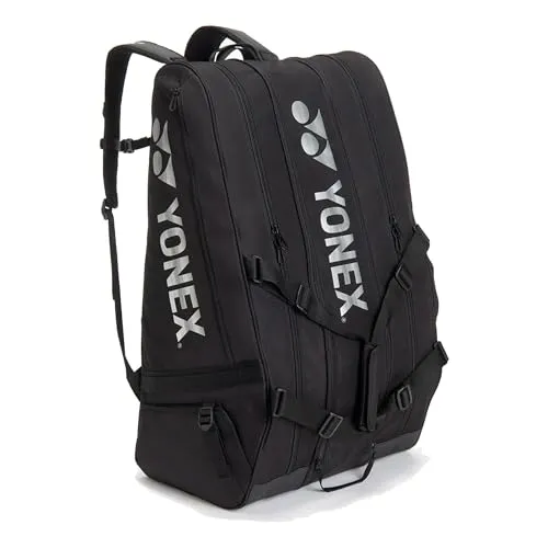 Yonex Racketbag Gearlogic 2026 - Geräumige Schlägertasche mit 3 Hauptfächern, einem speziellen Schuhfach und praktischem Rucksacktragesystem. Ideal für Tennisspieler, die ihre Ausrüstung sicher und organisiert transportieren möchten.