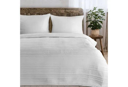 Eurofirany Bettüberwurf Tara – Samt, weiß, 170 x 210 cm - Eleganter Samt-Bettüberwurf mit stilvollem Streifenmuster und dekorativen Steppnähten. Pflegeleicht, waschbar bei 30°C und ideal für den täglichen Einsatz im Schlafzimmer oder als Sofadecke.