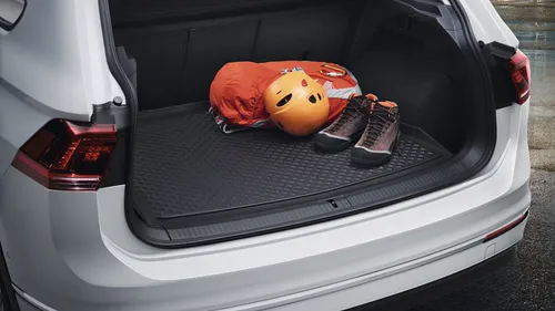 Volkswagen Original VW Tiguan Kofferraumeinlage - Gepäckraumeinlage für VW Tiguan II mit variablem Ladeboden, 100% passgenau, rutschhemmendes Material, schützt die Ladefläche und sorgt für Ordnung.