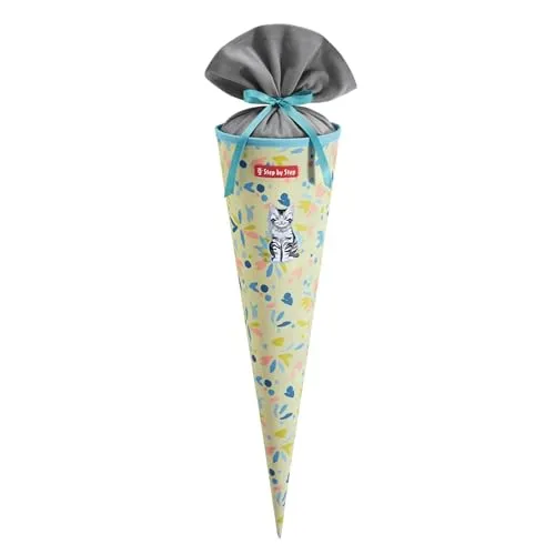 Step by Step Schultüte mit Bändchen - Umweltfreundlich - Schultüte aus 100% recycelten PET-Flaschen, ideal zur Einschulung. Mit 5 Litern Volumen und farbenfrohen Designs, die perfekt zum Ranzen passen und die Umwelt schonen.