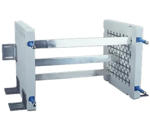 Wöhner Zentraleinspeisung 35005 Verteiler 2000A - Zentraleinspeisung mit 2000A, kompakte Bauform und hohe Kurzschlussfestigkeit von 110 kA, ideal für den professionellen Einsatz im Gartenbau.