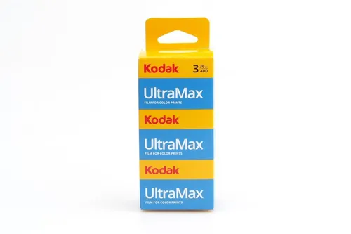 KODAK UltraMax 400 3er Pack Farbfilm 135-36 - Fotofilme für Analogkameras, hoher ISO 400 für brillante Farben und klare Bilder, ideal für verschiedene Lichtverhältnisse.