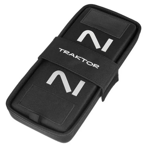 NI Traktor Modular Bag - Stylische Tragetasche für DJ-Equipment, aus robustem recyceltem PET und mit innovativem reißverschlusslosem Design für schnellen Zugriff.