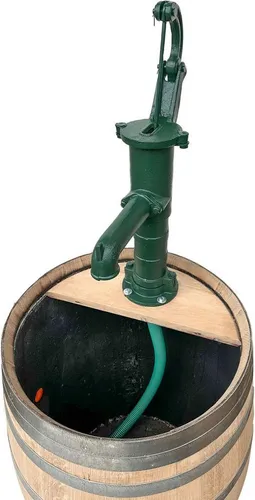 Temesso Regenfasspumpe Handschwengelpumpe groß grün - Wasserpumpen, ideal für die Gartenbewässerung mit einfachem Schwengelbetrieb und integriertem Filterkorb für sauberes Wasser.