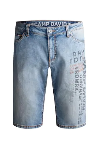 Camp David Herren Skater Jeans CO:NO Comfort Fit Vintage Blue Printed, 33 - Bequeme Skater Jeans mit niedrigem Bund vorne und hohem Bund hinten. Genügend Platz für Oberschenkel und stylische Kontrastnähte. Ideal für lässige Outfits und den Alltag.