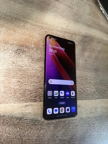 ONEPLUS 9 Pro 5G Smartphone - Stellar Schwarz mit Hasselblad-Kamera - Simlockfreies Handy mit 48MP Haupt- und 50MP Ultraweitwinkelkamera, entwickelt mit Hasselblad für natürliche Farbkalibrierung und 8K Videoaufnahme. 120Hz AMOLED Display und Warp Charge 65T für ultraschnelles Laden.