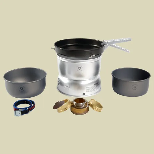 Trangia Sturmkocher groß UL ALU Non-stick - Campingkocher für 3-4 Personen, ultraleichtes Aluminium, ideal für Familien, mit Non-Stick Töpfen und großer Bratpfanne für müheloses Kochen im Freien.