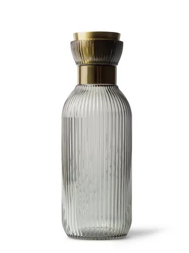MAMEIDO Wasserkaraffe – Edle Kristallglas Karaffe mit Ausgießer - Wasserkaraffen aus mundgeblasenem Kristallglas, ideal für stilvolles Servieren von Getränken – mit integriertem Sieb für frische Aromen und austauschbaren Manschetten für individuelle Dekoration.
