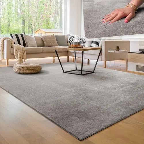 Paco Home Moderner Kuscheliger Teppich in Grau, 120x170 cm, Waschbar und Rutschfest - Stylischer, einfarbiger Kurzflor-Teppich aus 100% Polyester, waschbar bis 30 Grad. Der rutschfeste Rücken sorgt für sicheren Halt, ideal für Fußbodenheizungen. Perfekt für eine gemütliche Atmosphäre in jedem Wohnraum.