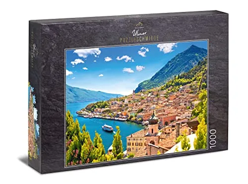 Ulmer Puzzleschmiede - Puzzle „Lago di Garda“ – Klassisches 1000 Teile Puzzle vom Gardasee – die malerische Ansicht der Ortschaft Limone sul Garda, Lombardei, Nord-Italien