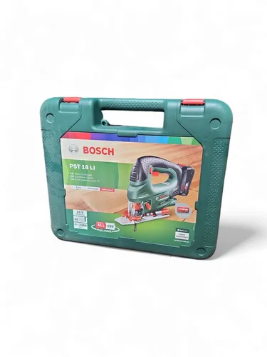 BOSCH PST 18 LI Akku-Stichsäge Pendelhub im Koffer - Akku-Stichsäge für präzise Schnitte in Holz bis 80 mm, inklusive Koffer für einfache Aufbewahrung und Transport, ideal für Heimwerker und Profis.