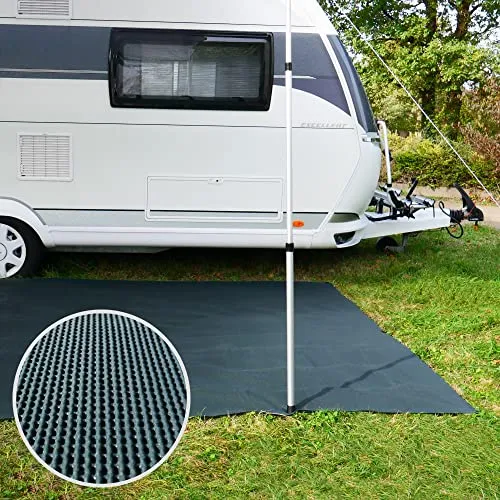your GEAR Outdoor Soft Carpet - 300x600 cm - Weicher Vorzeltteppich für maximalen Komfort im Freien. UV-beständig und robust, ideal für sonnige Tage. Inklusive 8 Heringen und Transporttasche, einfach zuschneidbar für individuelle Anpassungen.