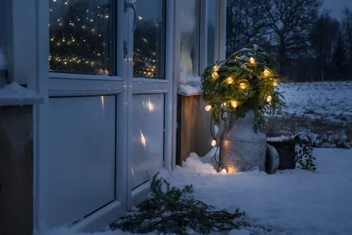 Konstsmide LED Biergartenkette mit 20 klaren Birnen - Lampen für stimmungsvolle Außenbereiche, inklusive 40 bernsteinfarbene Dioden für warmes Licht und 6V Außentrafo.